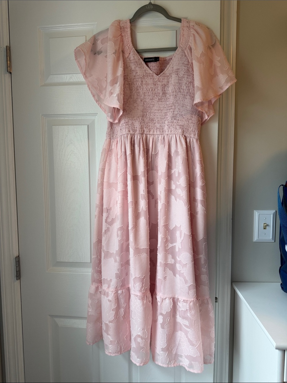 Women's Light Pink Smocked Bodice Midi Dress with Flutter Sleeves